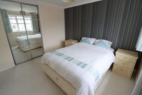 12 Seafields, Paignton, TQ4 6NY