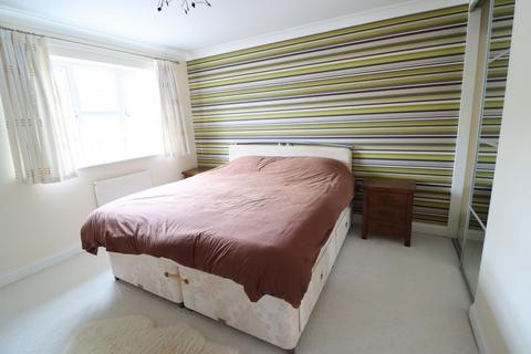 12 Seafields, Paignton, TQ4 6NY