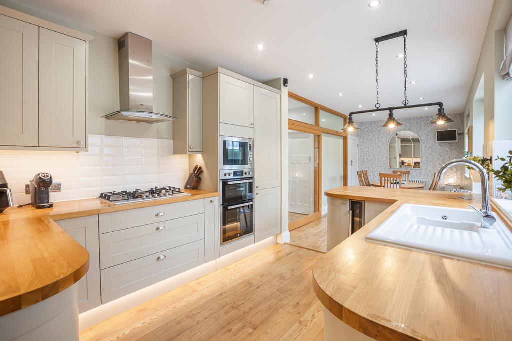 Osney Crescent, Paignton TQ4 4 bed semidetached house for sale £475,000