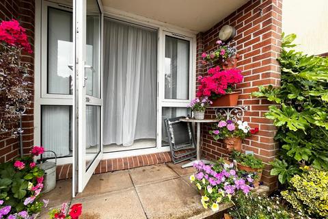 Flat 1, Rosemount, 12 Roundham Road, Paignton, TQ4 6DN