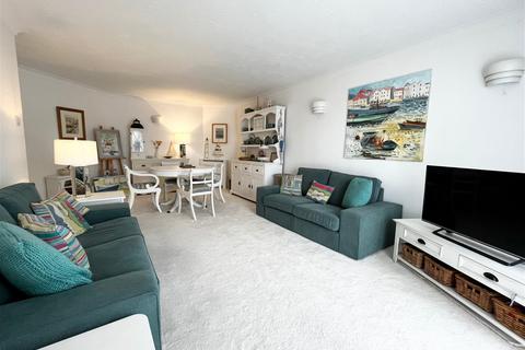 Flat 1, Rosemount, 12 Roundham Road, Paignton, TQ4 6DN