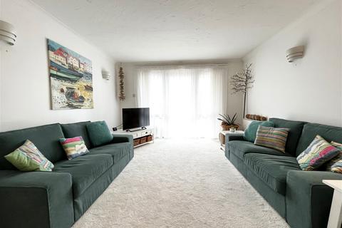 Flat 1, Rosemount, 12 Roundham Road, Paignton, TQ4 6DN