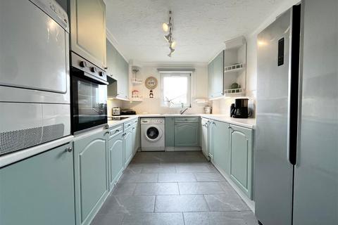 Flat 1, Rosemount, 12 Roundham Road, Paignton, TQ4 6DN