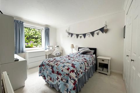 Flat 1, Rosemount, 12 Roundham Road, Paignton, TQ4 6DN