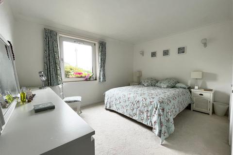 Flat 1, Rosemount, 12 Roundham Road, Paignton, TQ4 6DN