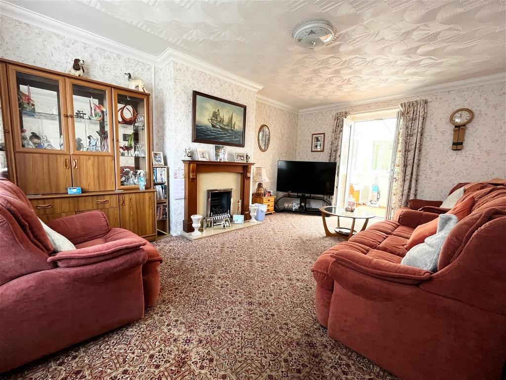 Foxhole Road, Paignton TQ3 3 bed semidetached house for sale £238,000
