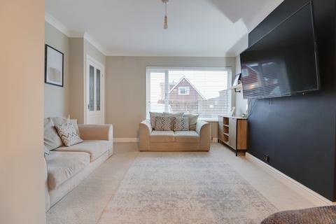 26 Healey Crescent, Ossett, WF5 8NB