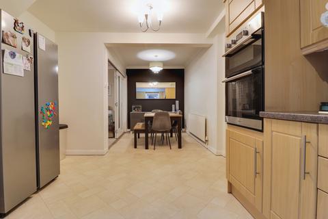 26 Healey Crescent, Ossett, WF5 8NB