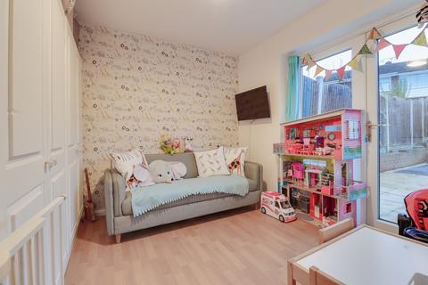 26 Healey Crescent, Ossett, WF5 8NB