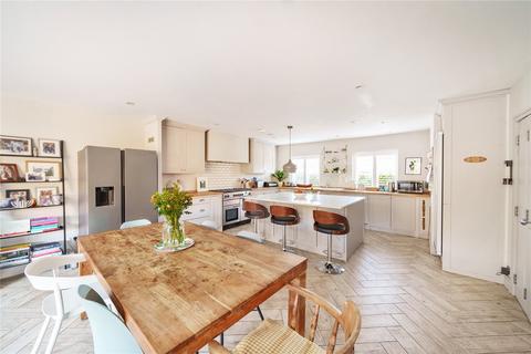 4 bedroom detached house for sale - Manor Road South, Esher, KT10