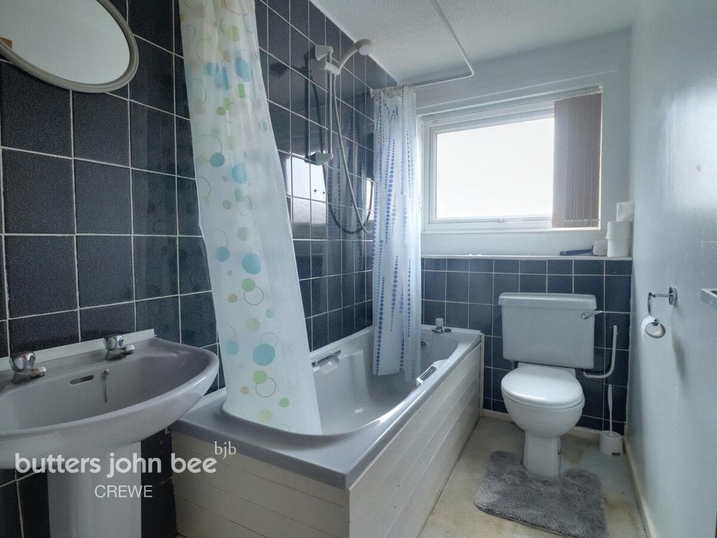 Hythe Avenue, Crewe 2 bed semidetached house for sale £150,000