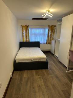 Studio to rent, Wembley HA0