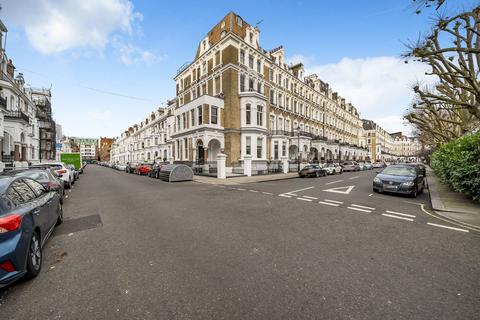2 bedroom flat for sale, Redcliffe Square, Chelsea, London, SW10
