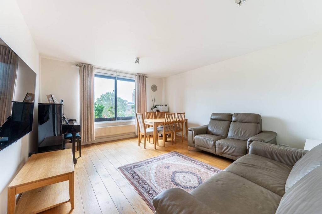 Lorne Gardens, Holland Park, London, W11 2 bed flat £2,748 pcm (£634 pw)