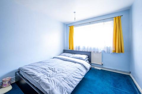 2 bedroom flat for sale - Windsor Road, Forest Gate, London, E7