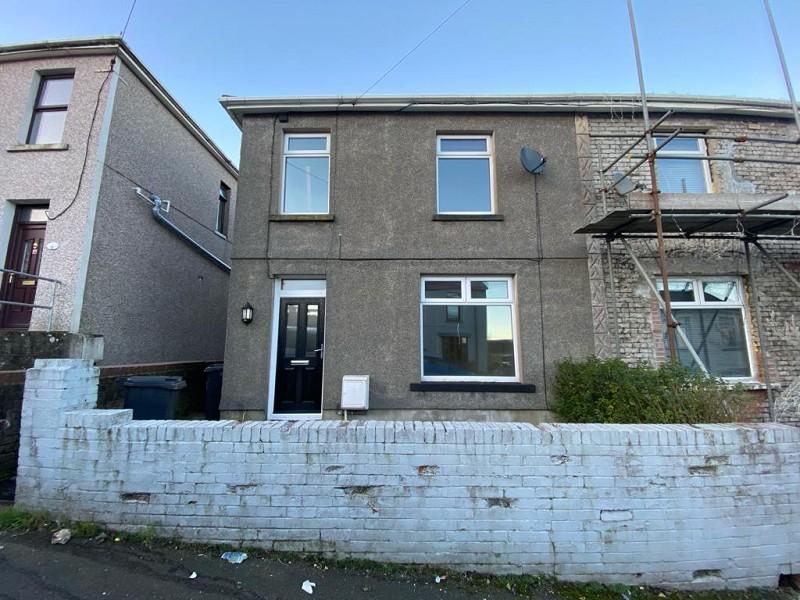School Road, Dyffryn Cellwen, Neath, Neath Port Talbot. 3 bed semi