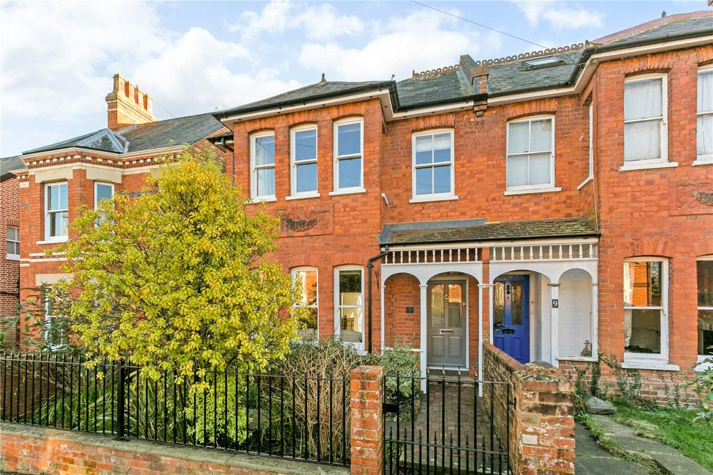 St. Marks Road, HenleyonThames, Oxfordshire, RG9 4 bed semidetached