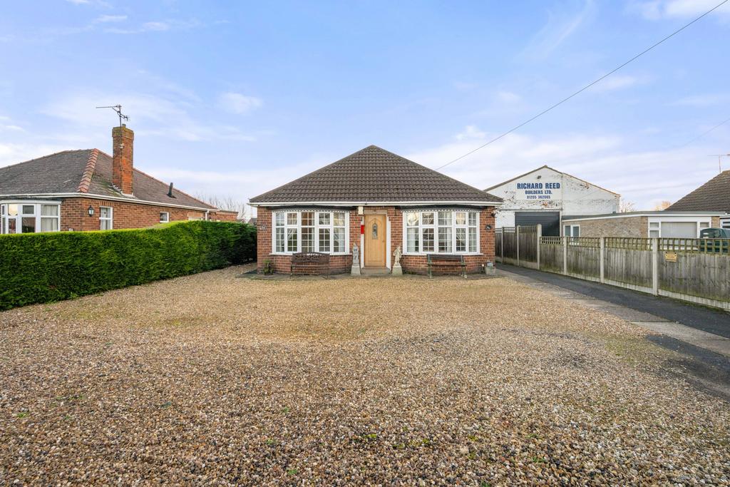 Wyberton Low Road, Wyberton, Boston, PE21 2 bed detached bungalow for