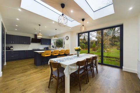 6 Nettlecroft, Hemel Hempstead, HP1 1PQ