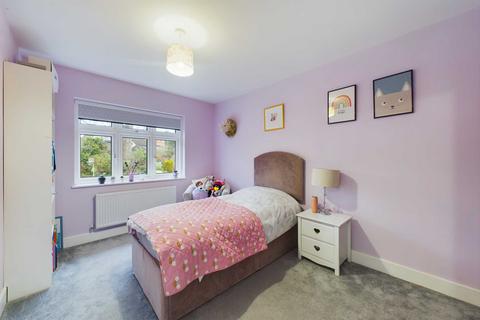 6 Nettlecroft, Hemel Hempstead, HP1 1PQ