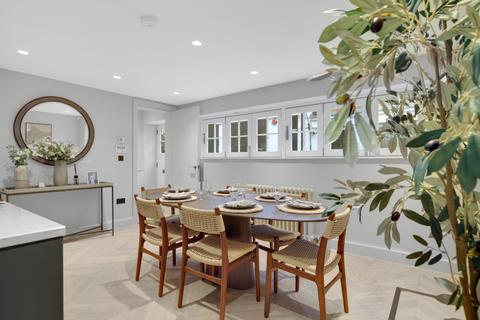 3 bedroom house for sale, Charlotte Mews, London, W1T