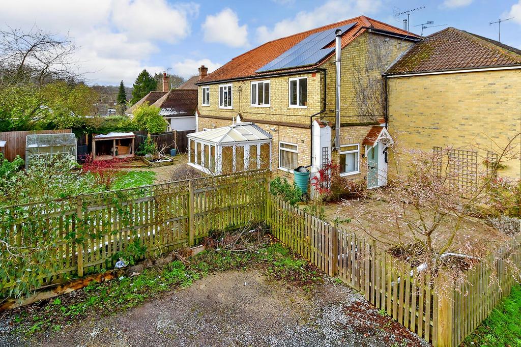 Clearway, Addington, West Malling, Kent 1 bed ground floor