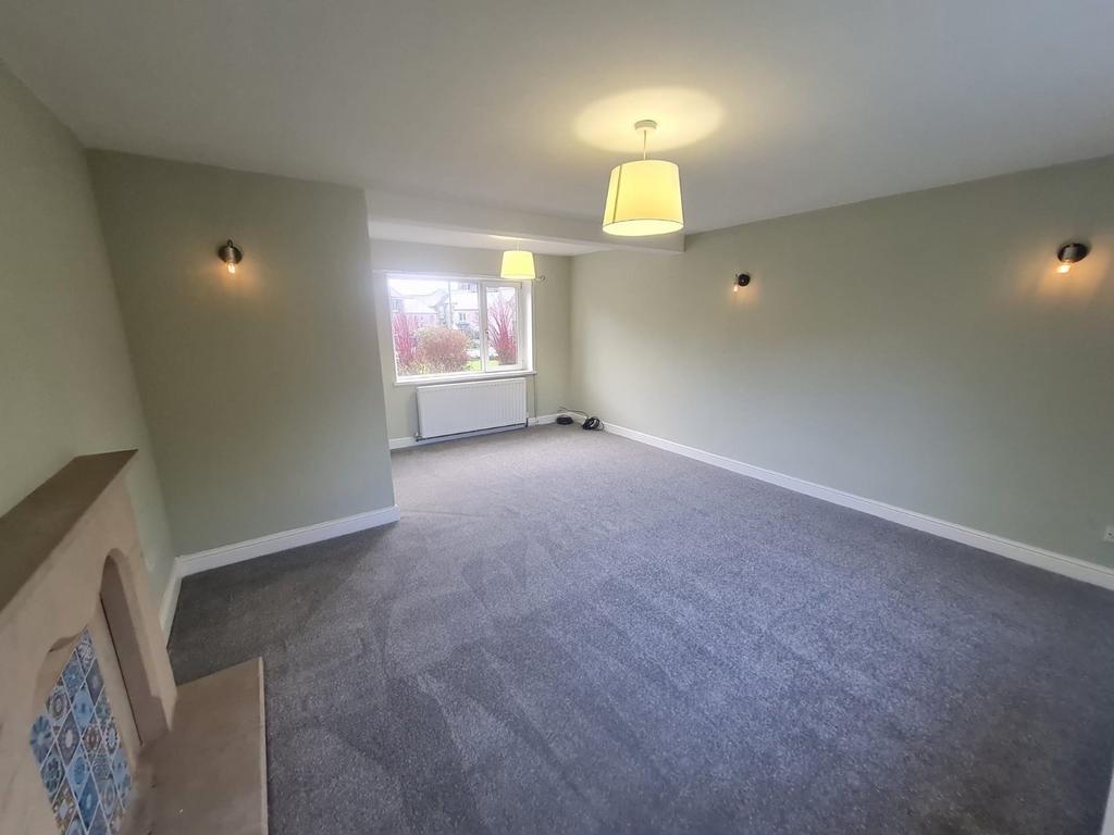 Heath Crescent, Bradley, Keighley... 3 bed semidetached house £995