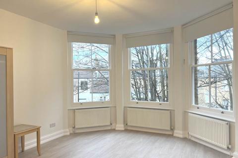 Flat to rent, Richmond Way, Shepherds Bush, W12