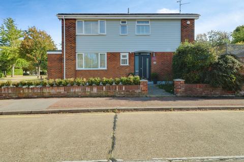 4 bedroom detached house for sale, Barnstaple Road, Southend-on-sea, SS1