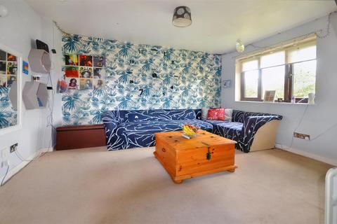 2 bedroom flat for sale, New Road, Gillingham