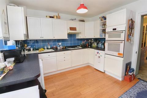 2 bedroom cottage for sale, Queen Street, Gillingham