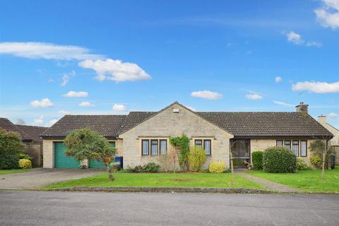 3 bedroom detached bungalow for sale, Freame Way, Gillingham