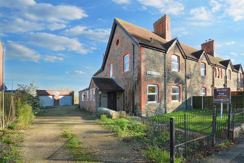 3 bedroom end of terrace house for sale, Victoria Gardens, Henstridge, Templecombe