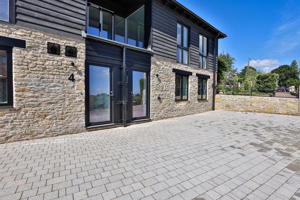 Church Hill, Stalbridge, Sturminster Newton 3 bed detached house for