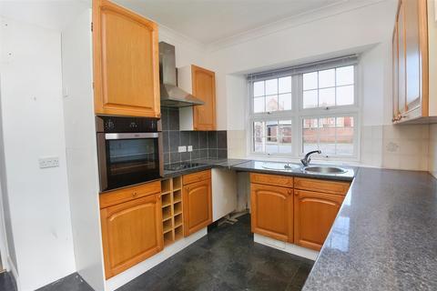 2 bedroom flat for sale, Newbury, Gillingham