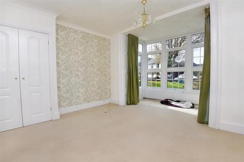 2 bedroom flat for sale, Newbury, Gillingham