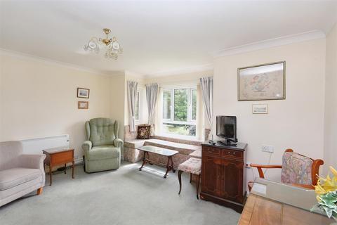 2 bedroom retirement property for sale, King Edmund Court, Gillingham