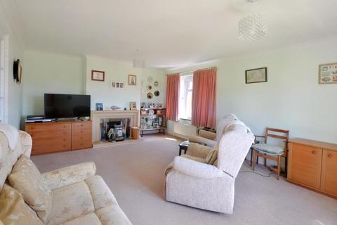 2 bedroom detached bungalow for sale, Freame Way, Gillingham