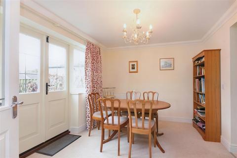 3 bedroom retirement property for sale, St. Michaels View, Mere, Warminster