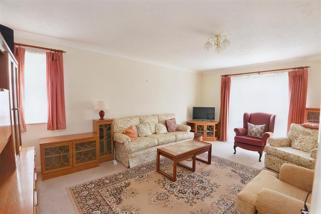 Lower Road, Stalbridge, Sturminster Newton 2 bed detached bungalow for