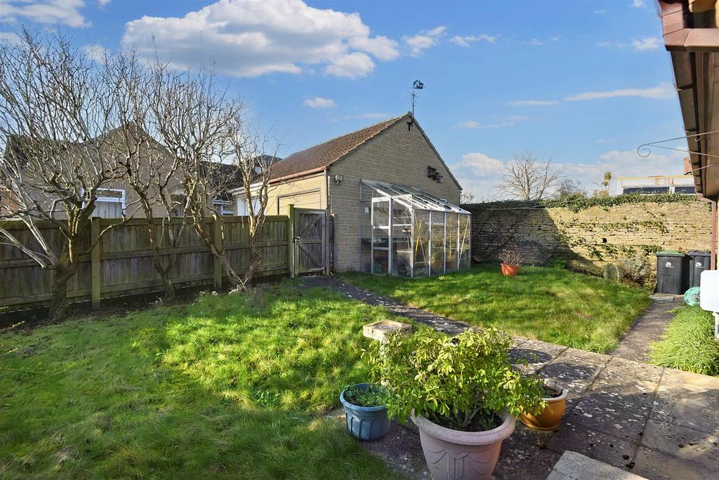 Lower Road, Stalbridge, Sturminster Newton 2 bed detached bungalow for