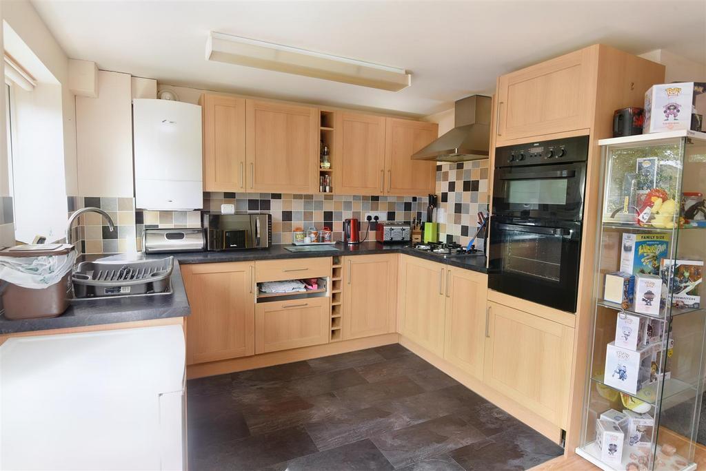 Bath Road, Sturminster Newton 3 bed for sale £235,000