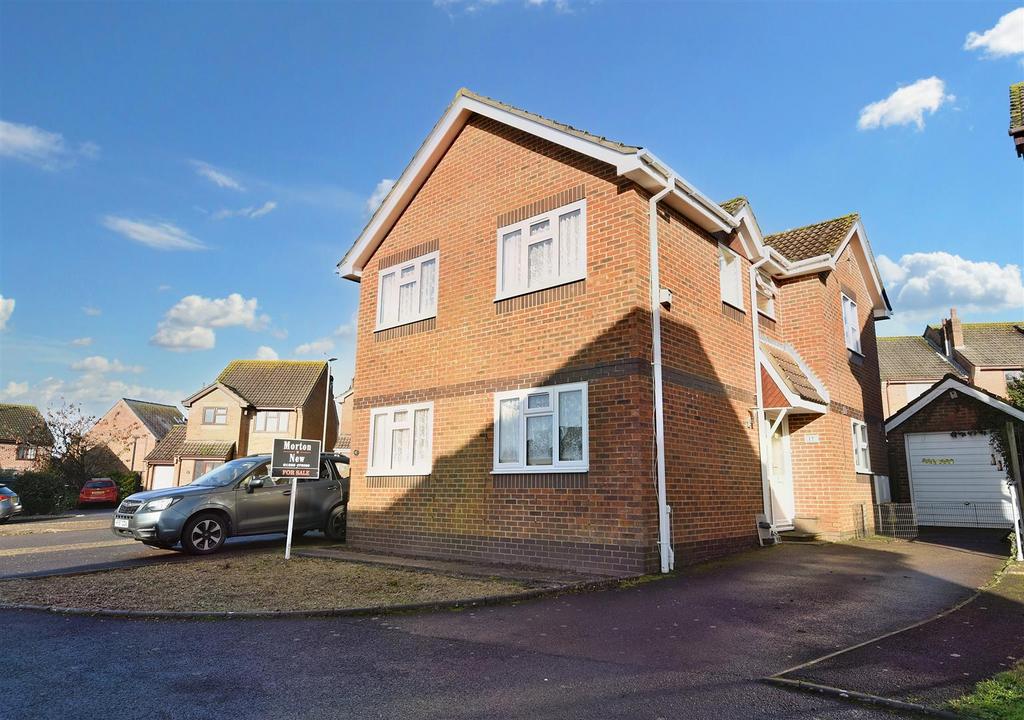 Elm Close, STURMINSTER NEWTON 4 bed detached house for sale £375,000