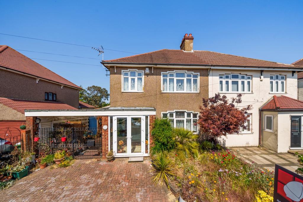 Long Lane, Bexleyheath DA7 3 bed semi-detached house - £525,000