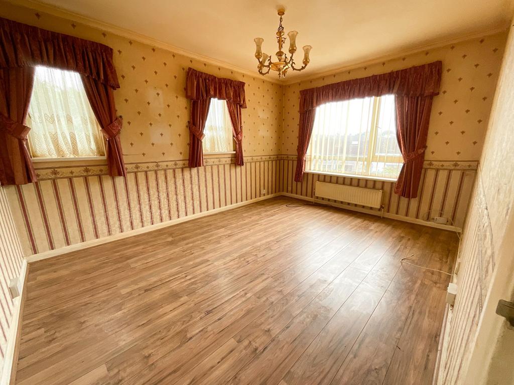 191 Southbourne Grove, WestcliffonSea SS0 2 bed flat for sale £190,000