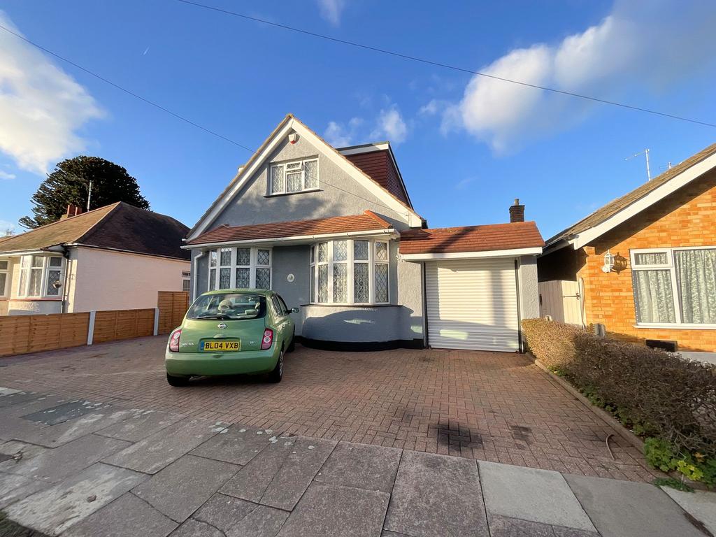 SouthendonSea SS2 3 bed detached house for sale £460,000