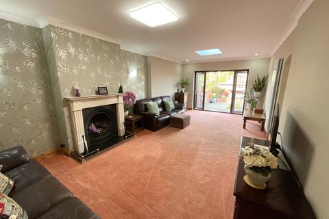 3 bedroom bungalow for sale, Westcliff-on-Sea SS0