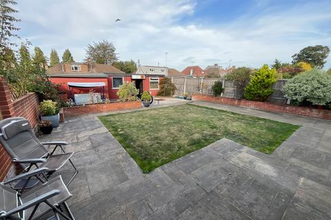 3 bedroom bungalow for sale, Westcliff-on-Sea SS0
