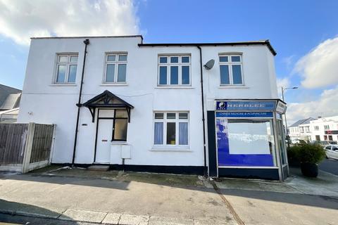 2 bedroom flat to rent, Leigh-on-Sea SS9