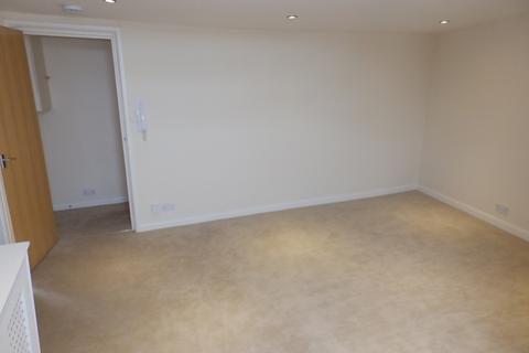 Studio to rent, Orchard Gardens, Teignmouth, TQ14 8DP